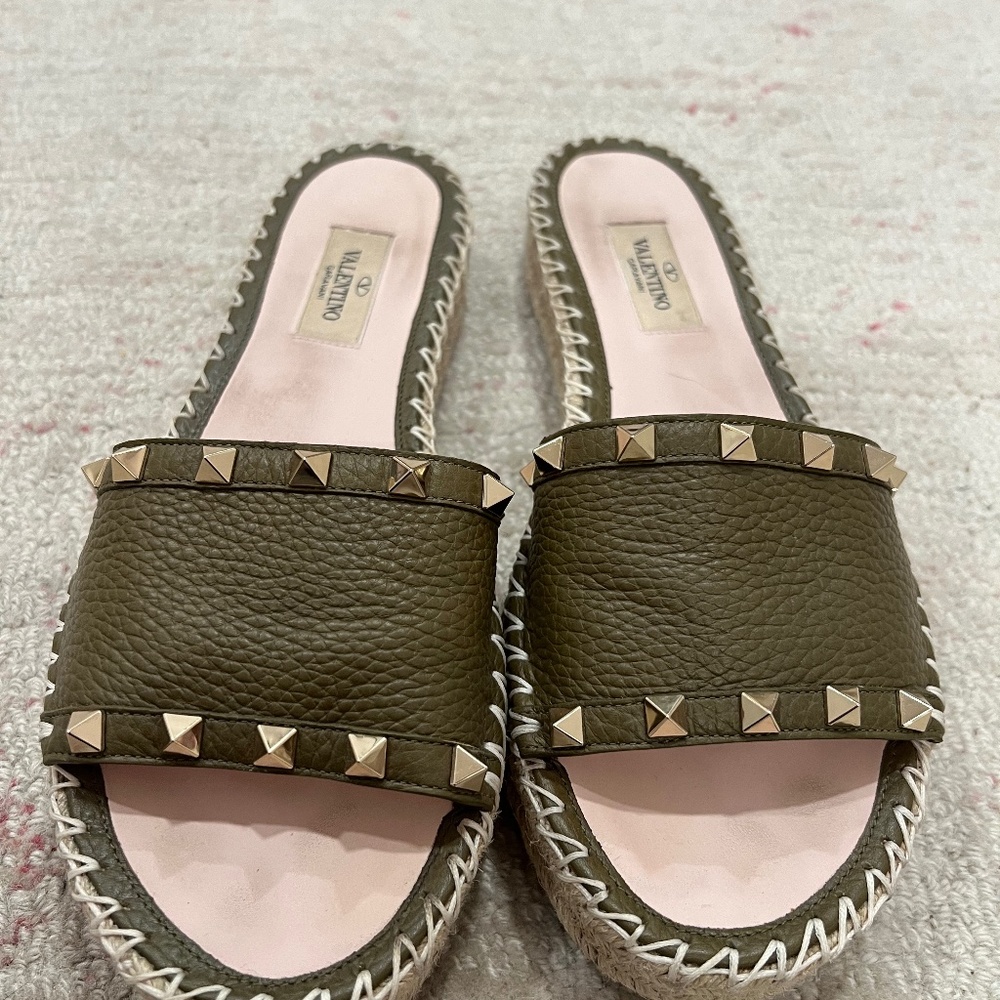 Valentino Garavani Rockstud Espadrille 1” Flatform Sandal Green 38